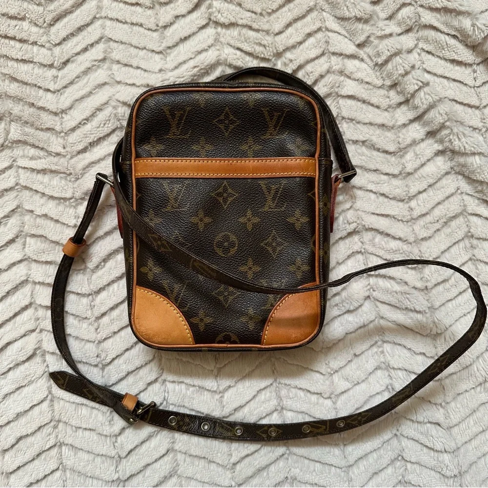 Louis Vuitton Danube Monogram Crossbody Bag - Picture 3 of 12